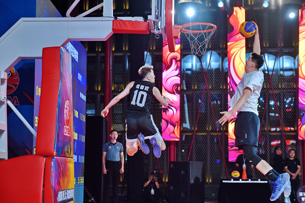 文明动态朝阳区普拉作为新体联战队的一员早早就来到了现场,已经"身经