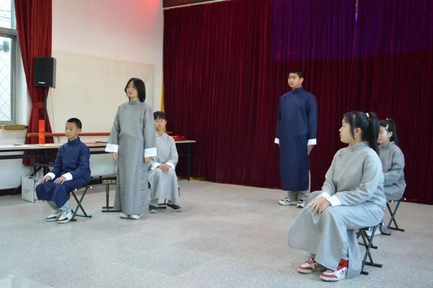 共识·共享·共育 青龙湖中学召开校家社协同育人交流展示会