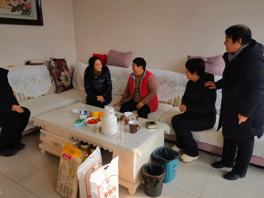 房山区各基层妇联开展春节前夕走访慰问活动