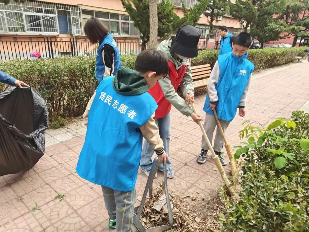 平谷区滨河街道:周末大扫除 扫出最炫"文明风" 环境秩序再提升