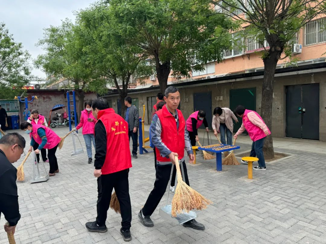 平谷区滨河街道:周末大扫除 扫出最炫"文明风" 环境秩序再提升