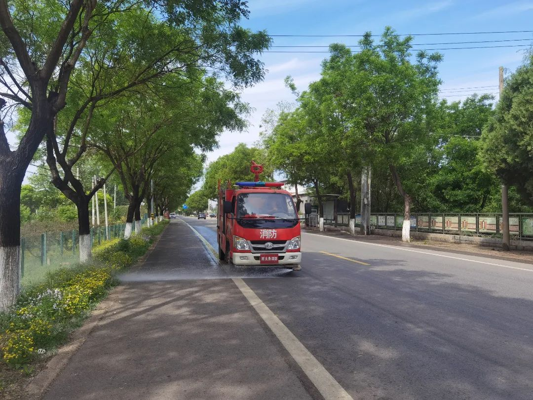 平谷区夏各庄镇南太务村打好"洒喷冲扫"组合拳 精准治理杨柳飞絮