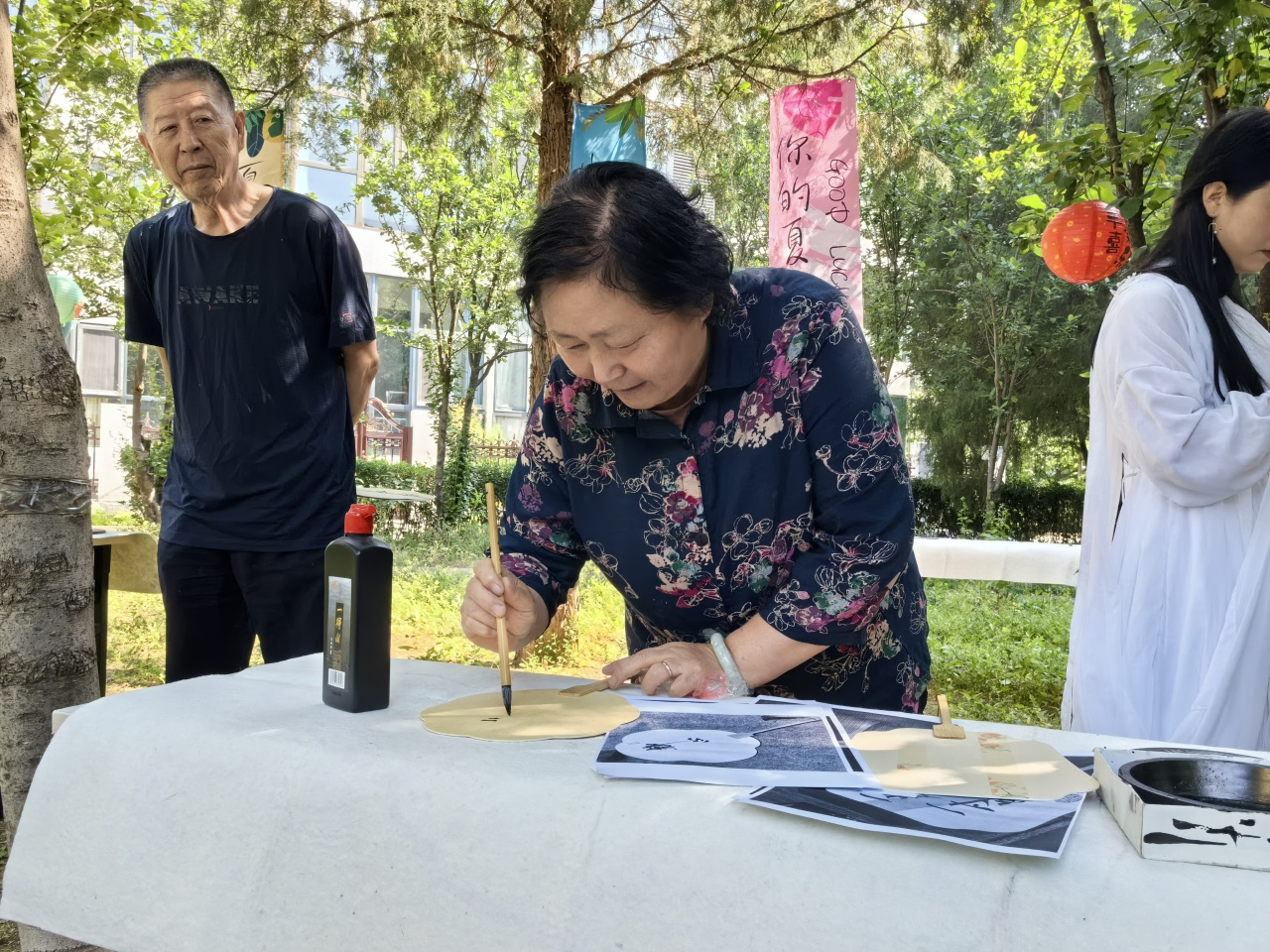 平谷区迎宾花园社区开展书法活动