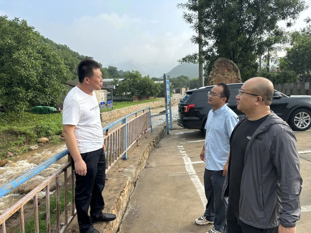 平谷区金海湖镇:雨中坚守,雨后巡查 紧绷防汛安全弦