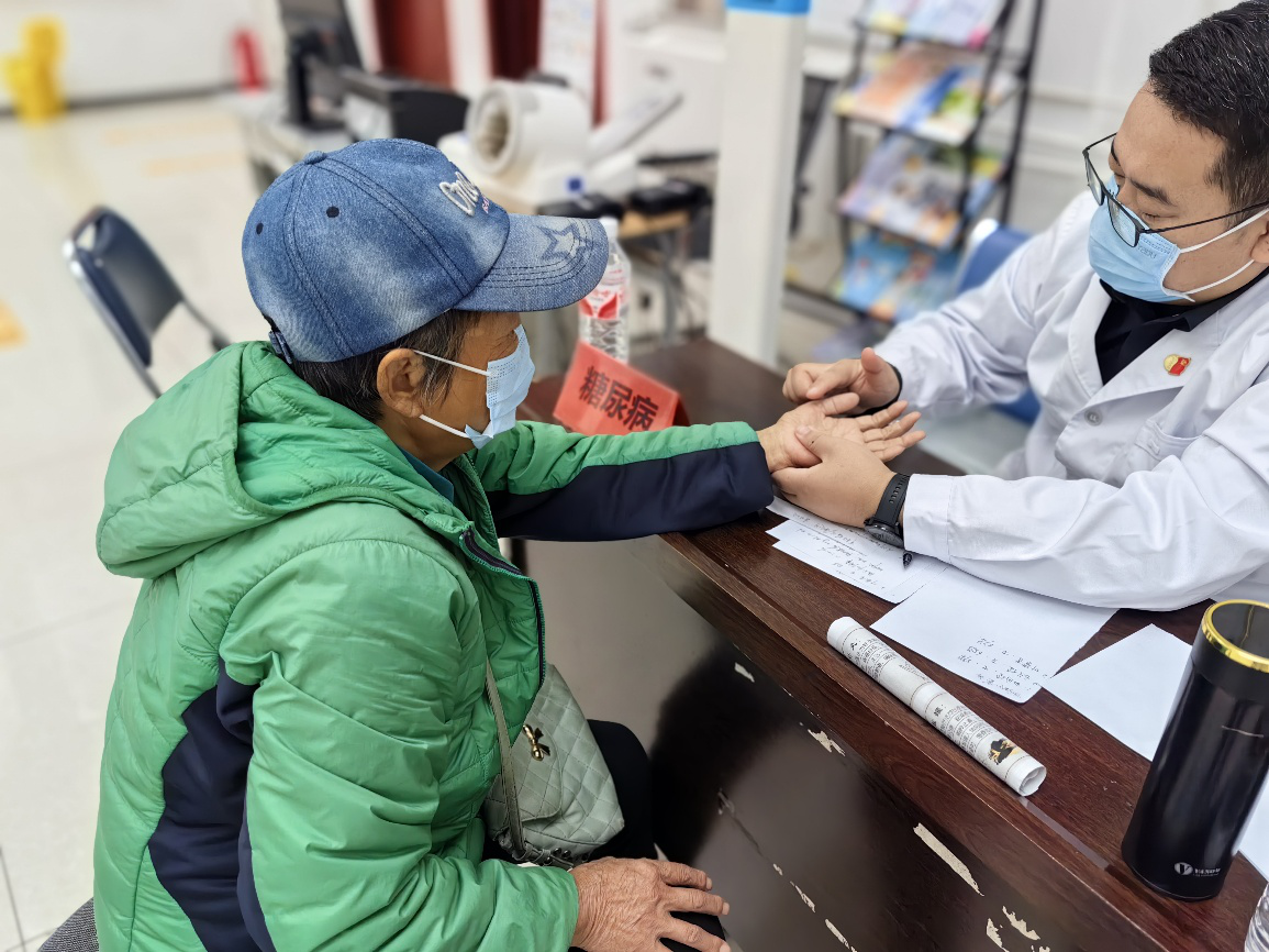 包含北京中医医院、平谷区代挂预约专家号，使您省去诸多麻烦的词条