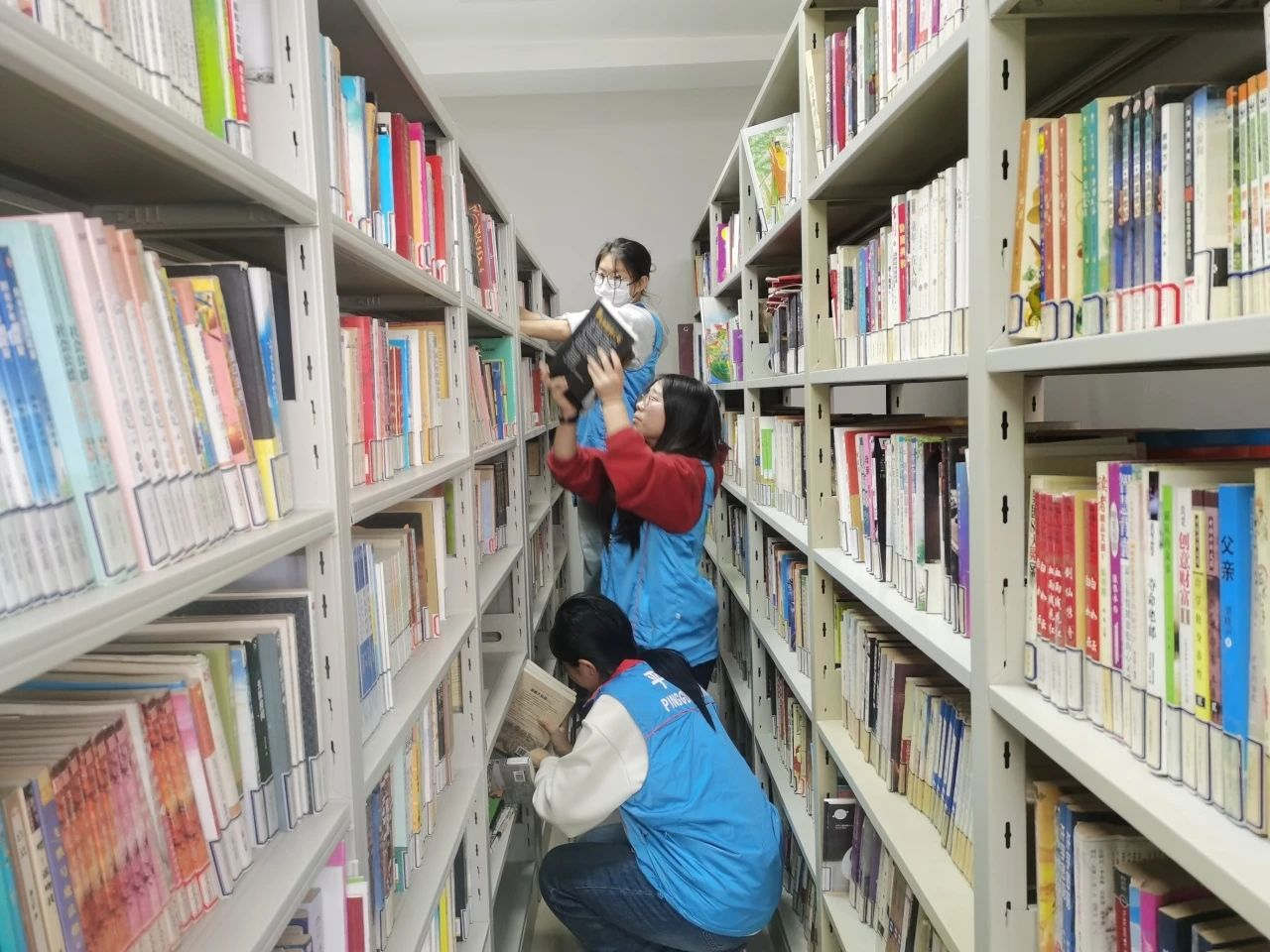 平谷区刘家店镇开展"书香沁人心 志愿我同行"图书整理志愿服务活动